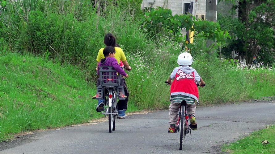 毎朝、ものすごい表情で自転車を盛りこぎする主婦!
